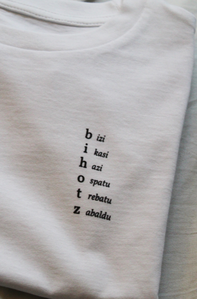 
                  
                    Bihotz Words Unisex T-shirt
                  
                